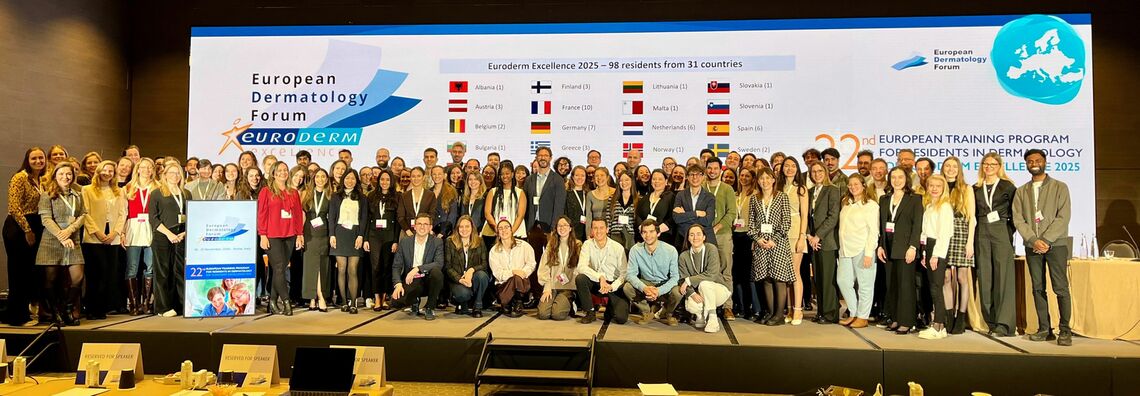 u5ihtvyqnpczgyaev4aua77q group picture ee 2025